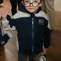 Ewen , notre roi qui salue la foule